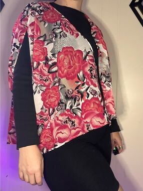 Y2K Candies Sheer Over the Shoulder Shawl Kimono Red & Black Floral Size Small